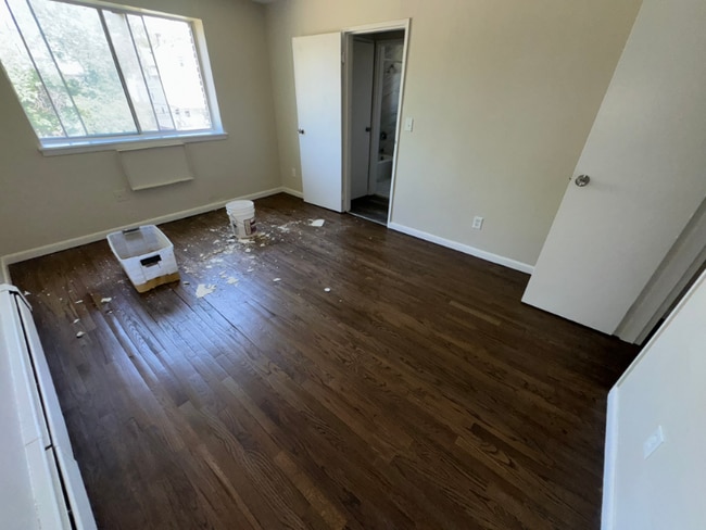Building Photo - 104 Montclair Ave