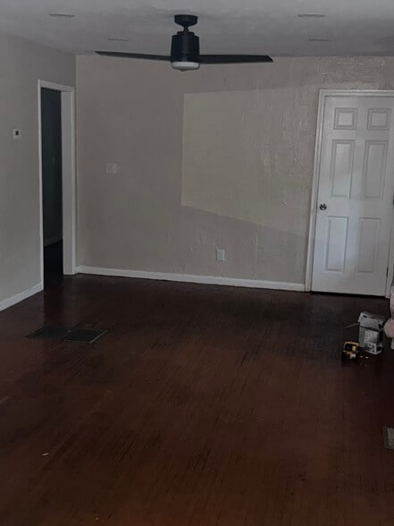 Living room - 5345 Orchard Pl