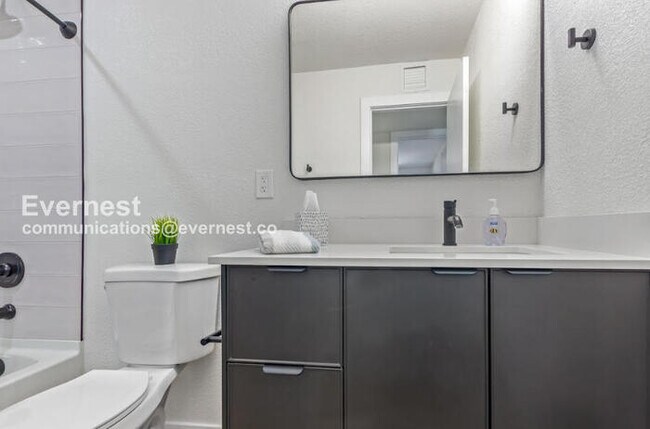 Building Photo - 4402 N 14th St