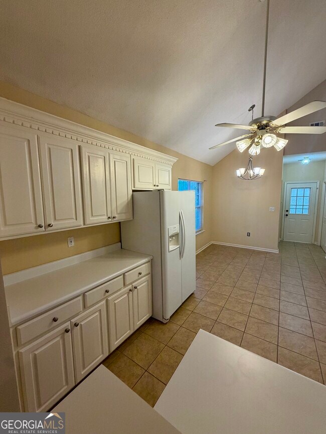 Building Photo - 213 Carrington Ln