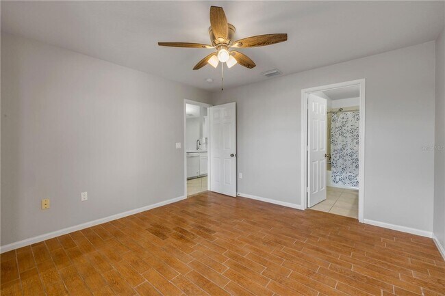 Building Photo - 940 Village Trail