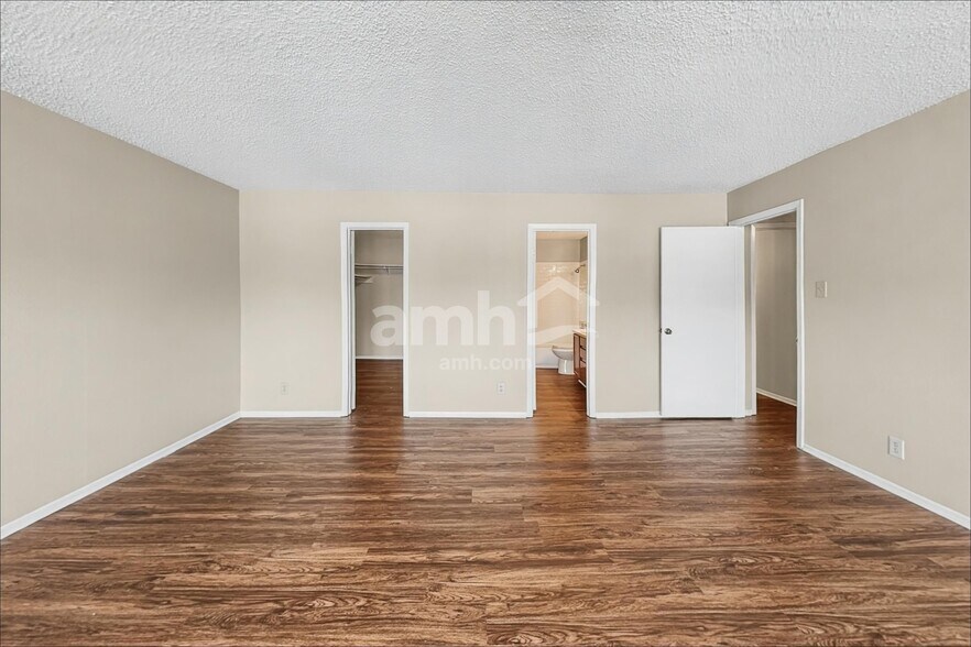 Building Photo - 6678 Snow Meadow Dr