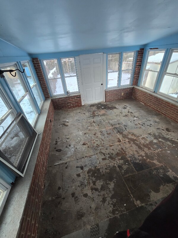 Building Photo - 723 E Woodlawn St