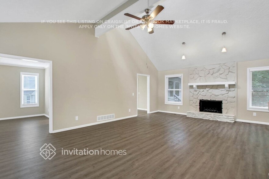 Building Photo - 3918 Ardsley Dr NE