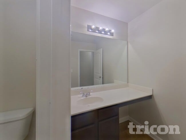 Building Photo - 64 Ledford Way