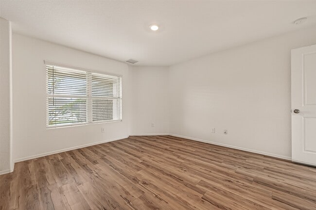 Building Photo - 1307 Vincente Ct