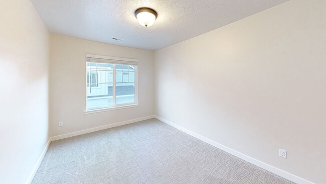 Building Photo - 368 W 2210 S