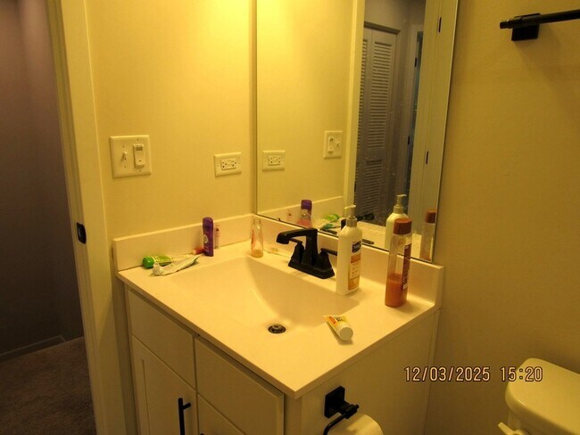 Building Photo - 155 Canterbury Way