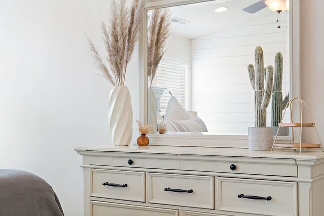 Building Photo - 3273 2530 S