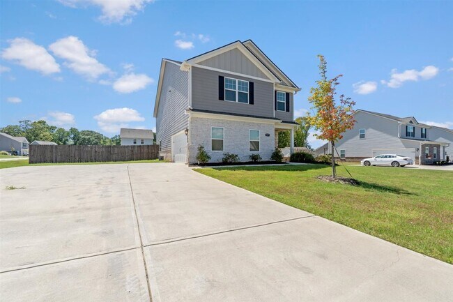 Building Photo - 737 Woody Dr