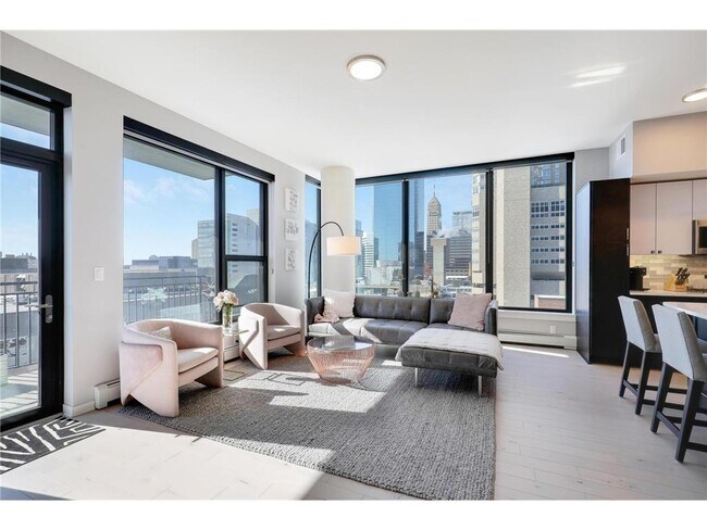 Building Photo - 740 Portland Ave