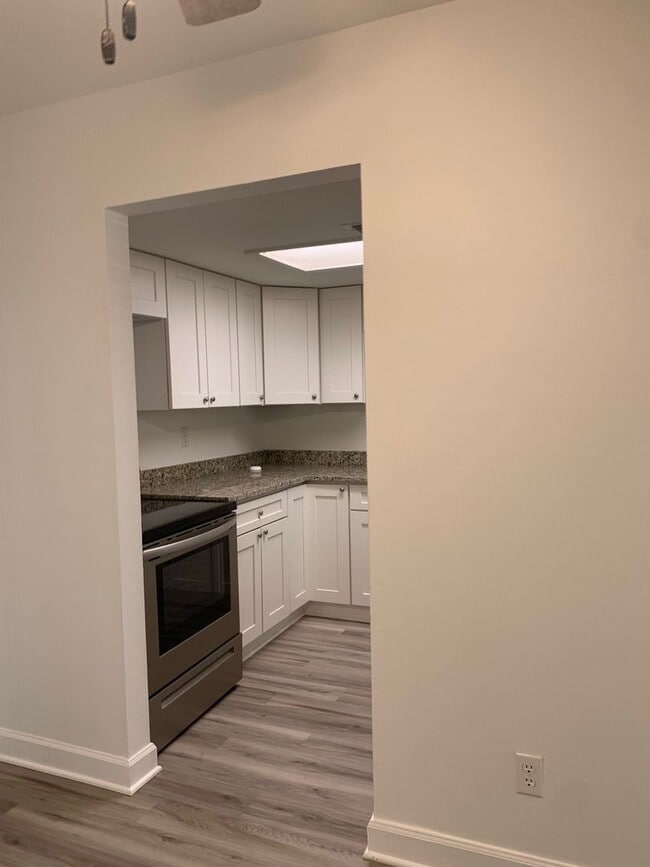 Building Photo - 605 Douglas Dr, A, St. Marys, GA 31558