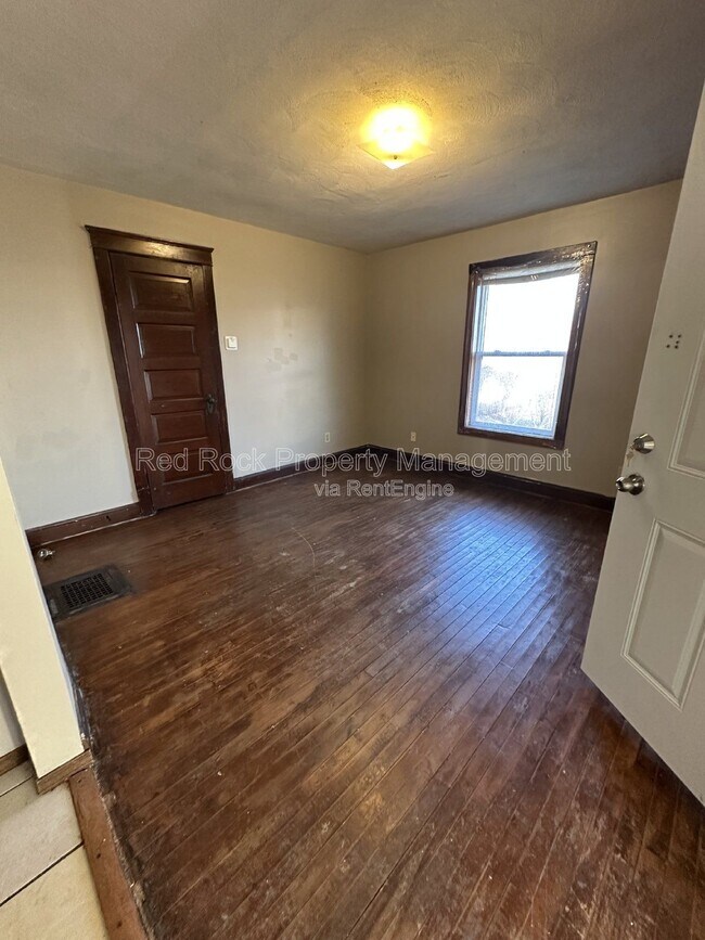 Building Photo - 320 Highland Ave