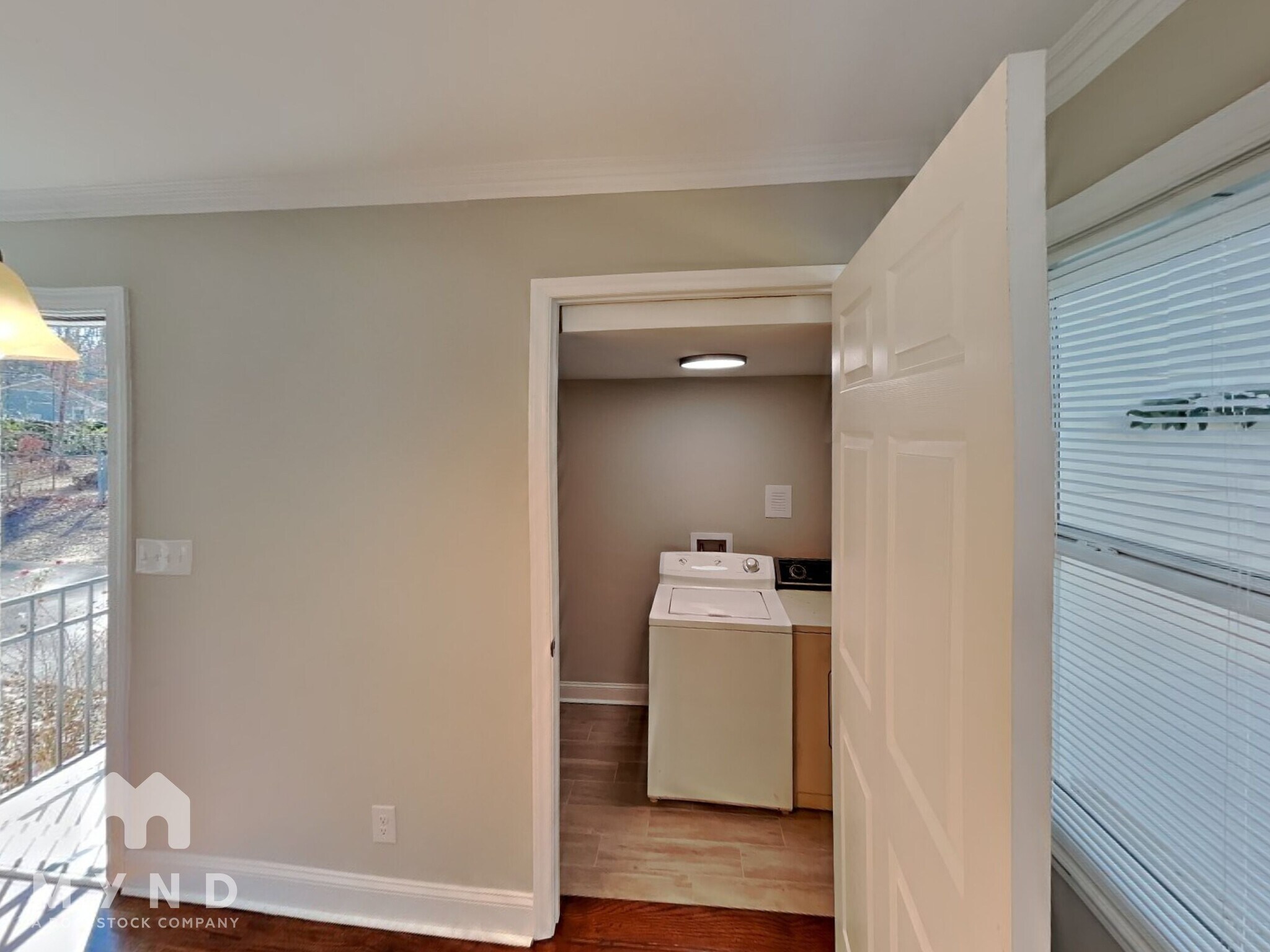 Building Photo - 2408 Dora Dr