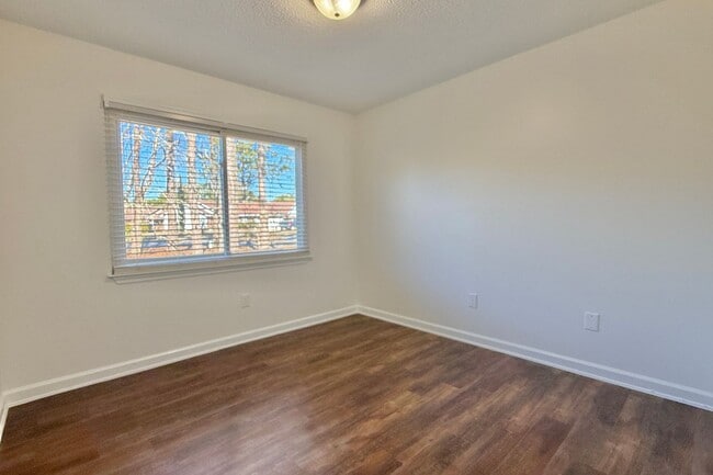 Building Photo - AVAILABLE NOW! (One Pet Maximum)