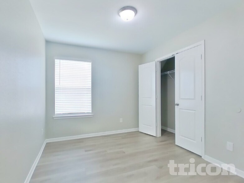 Building Photo - 432 Palomino Stand Dr