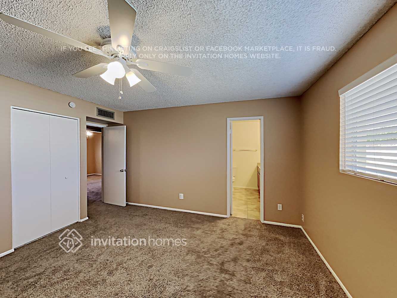 Building Photo - 4602 W Paradise Dr