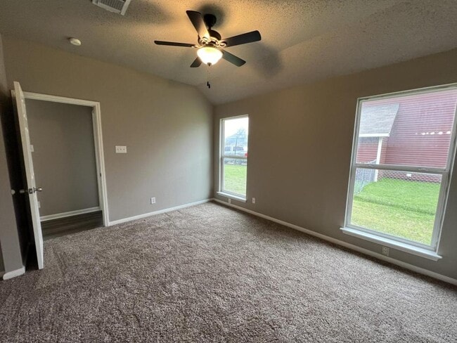 Building Photo - 2111 Caprice Dr