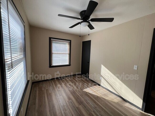 Building Photo - 519 S Hilton Ave