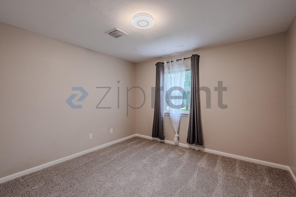 Building Photo - Unit