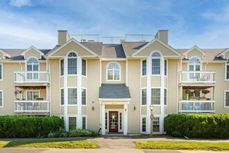 Building Photo - 212 Carriage Ln