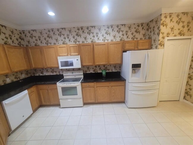 Building Photo - 4665 Whispering Oaks Dr