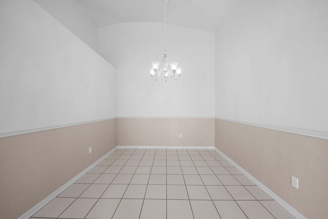 Building Photo - Annual Rental in Briarwood - 3 Bed 2 Bath Condo