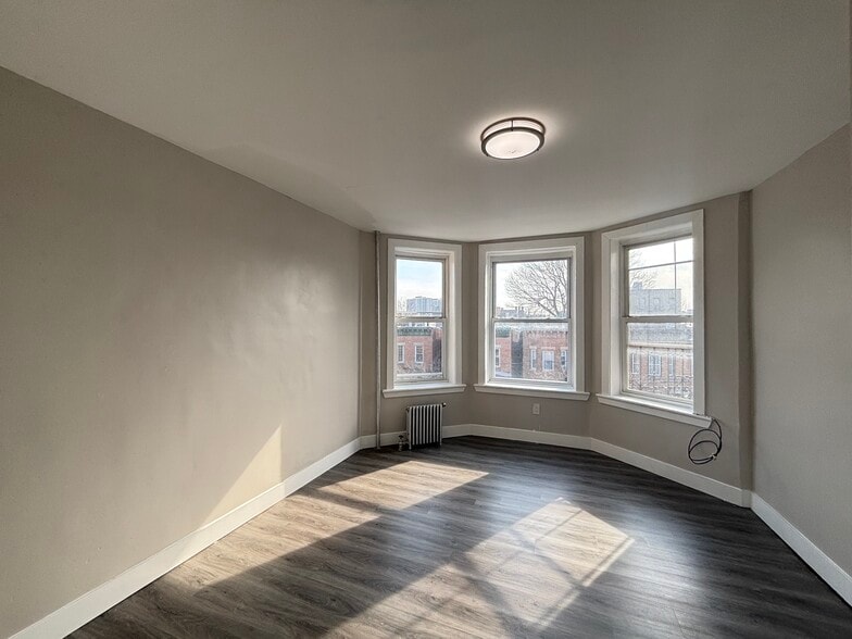 Building Photo - 6000 Monroe Pl