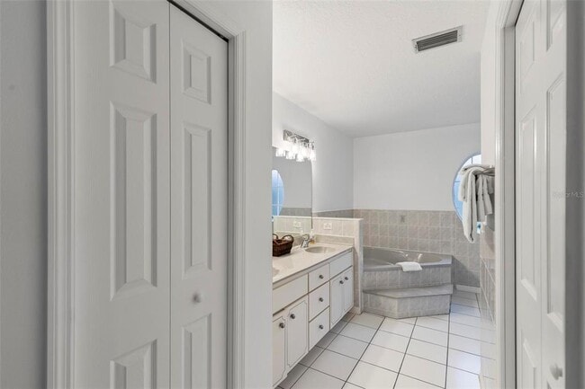 Building Photo - 61 Farmsworth Dr