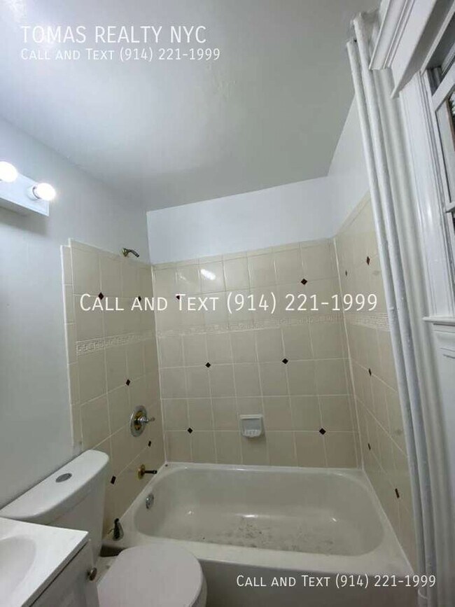 Building Photo - 14 Garfield St