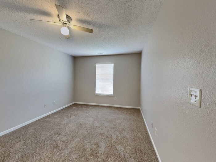 Building Photo - 409 Bridgestone Dr