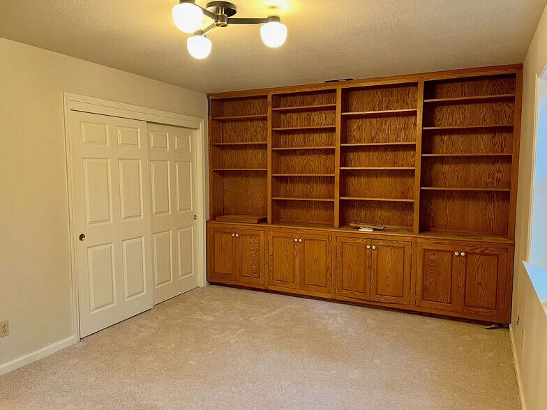 Building Photo - 11551 Forest View Dr