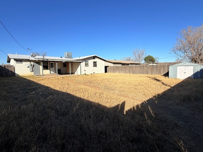 Building Photo - 2434 Beechwood St