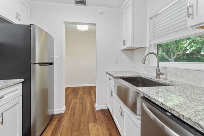 Building Photo - Charming Dade City Home for Lease!