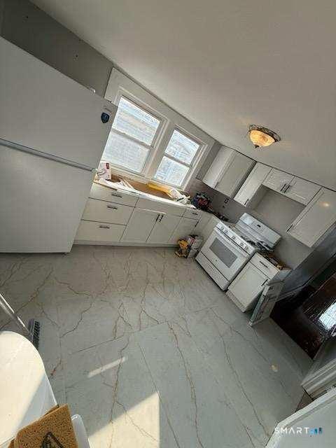 Building Photo - 761 Winchester Ave