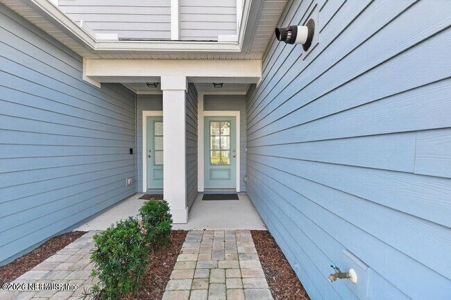 Building Photo - 260 Brandon Lks Dr