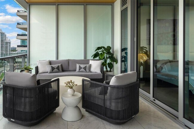 Building Photo - 5775 Collins Ave