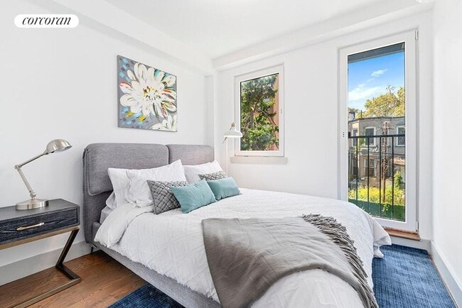 Building Photo - 894 New York Ave