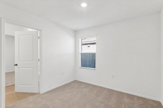 Building Photo - 17701 Sage Thrasher Dr