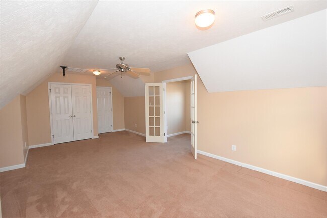 Building Photo - 60 Scranton Ct