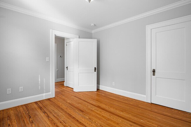 Building Photo - 545 Montgomery St