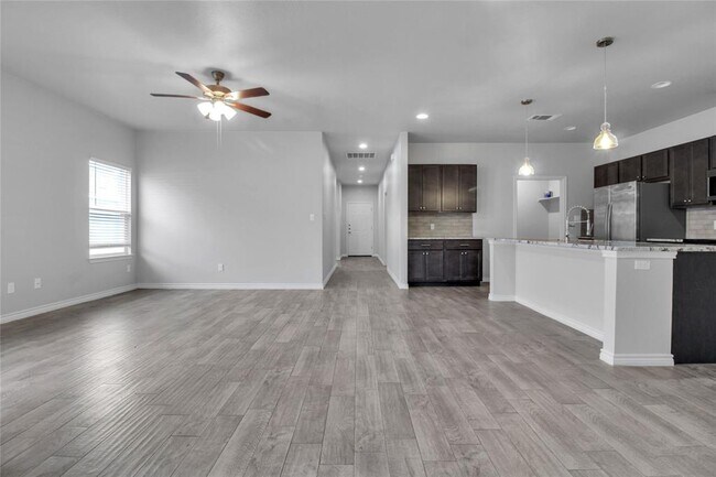 Building Photo - 629 County Rd 306