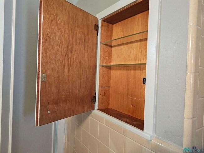 Building Photo - 1801 Eastridge Dr