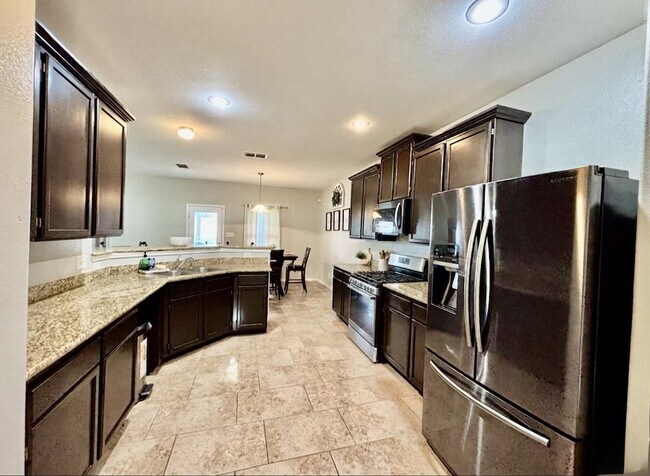 Building Photo - 11221 Sierra Gorda Dr