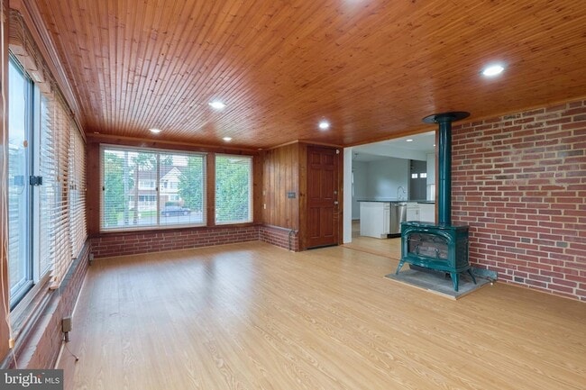 Building Photo - 6613 Denny Pl