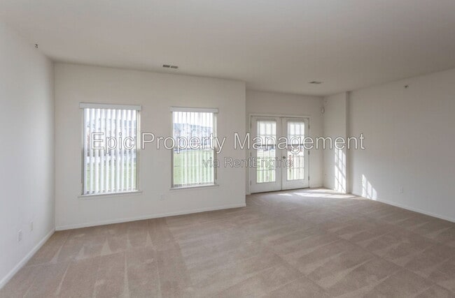 Building Photo - 45570 Evansway Dr