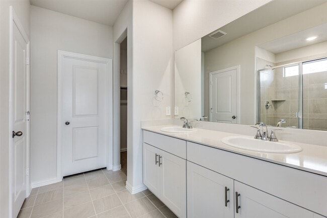 Building Photo - 513 Tidal Dr