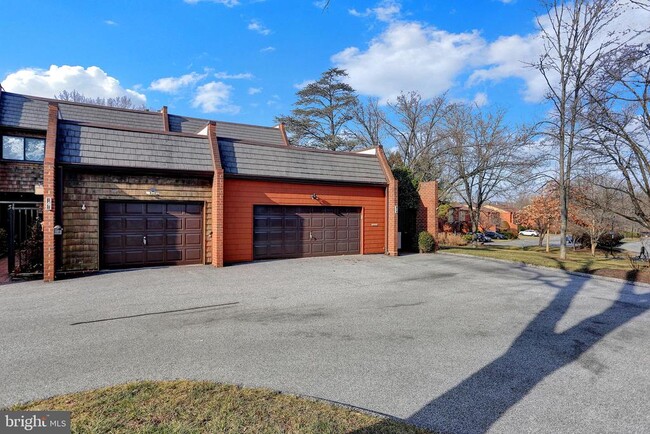 Building Photo - 2 Coldwater Ct