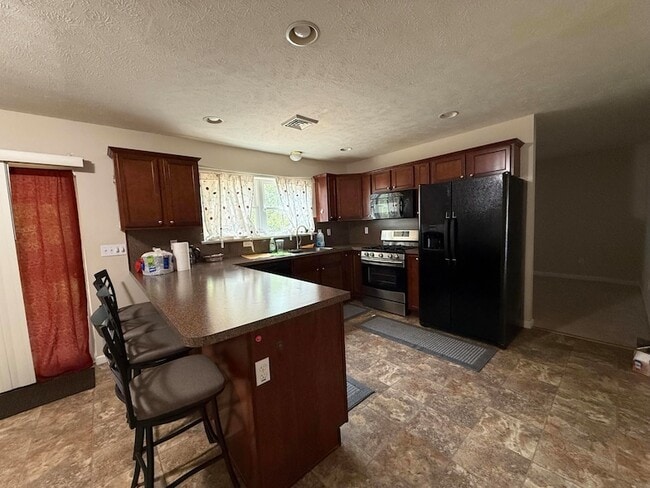 Building Photo - 3051 Briarwood Dr