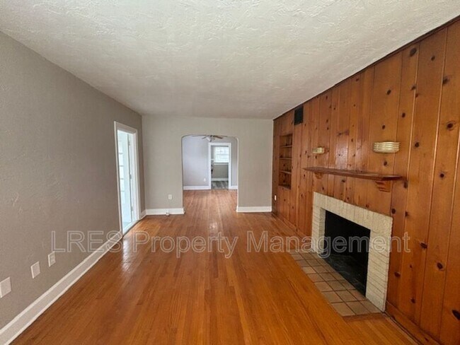 Building Photo - 1523 E Concord St